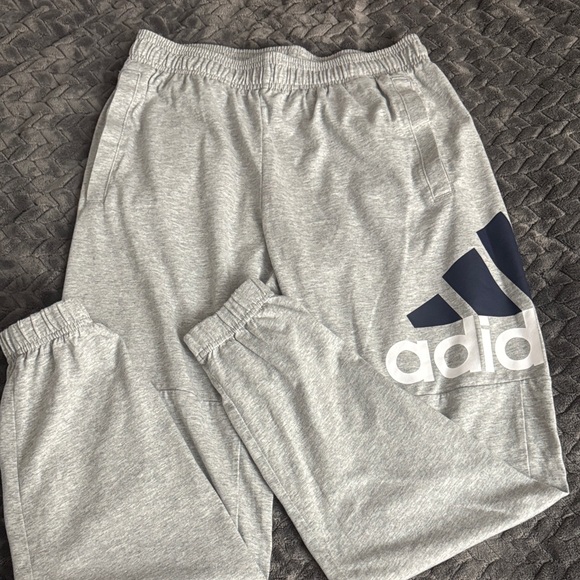 Adidas Mens Size Medium Gray Joggers with Navy Logo - Picture 1 of 2